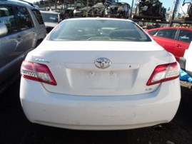2010 TOYOTA CAMRY LE WHITE 2.5L AT Z17980
